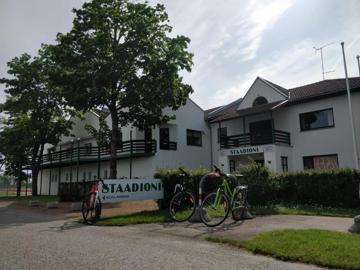 Staadioni Hotel Kuressaare Exterior foto